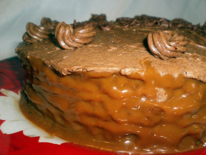 Как сделать с вареной сгущенкой простой вафельный торт