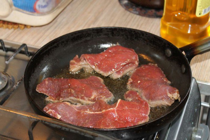 Как приготовить из говядины ромштекс в мультиварке?