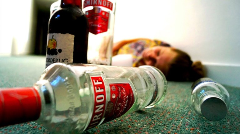 Первая помощь при алкогольном отравлении