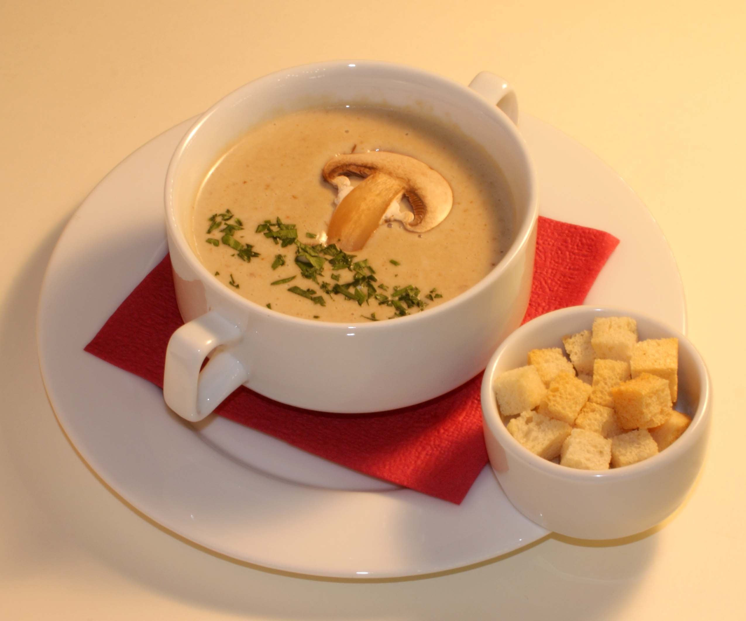 Суп-пюре с фасолью и грибами