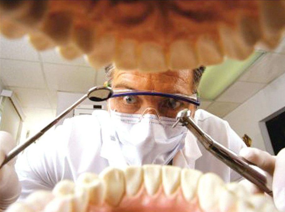 Как вылечить зубной кариес народными средствами?